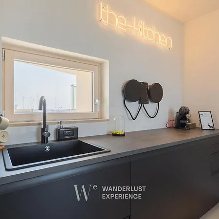 Wanderlust Experience Zenith Rooftop شقة